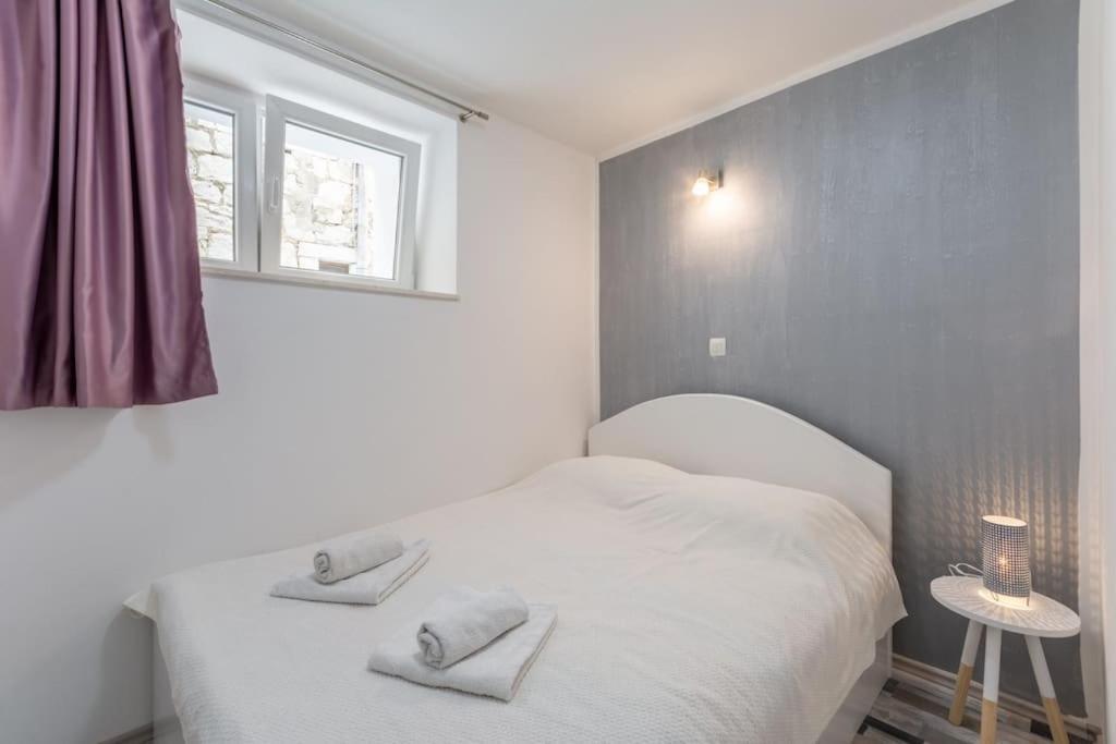 Apartment 3M - One Bedroom Apartment Split Eksteriør billede